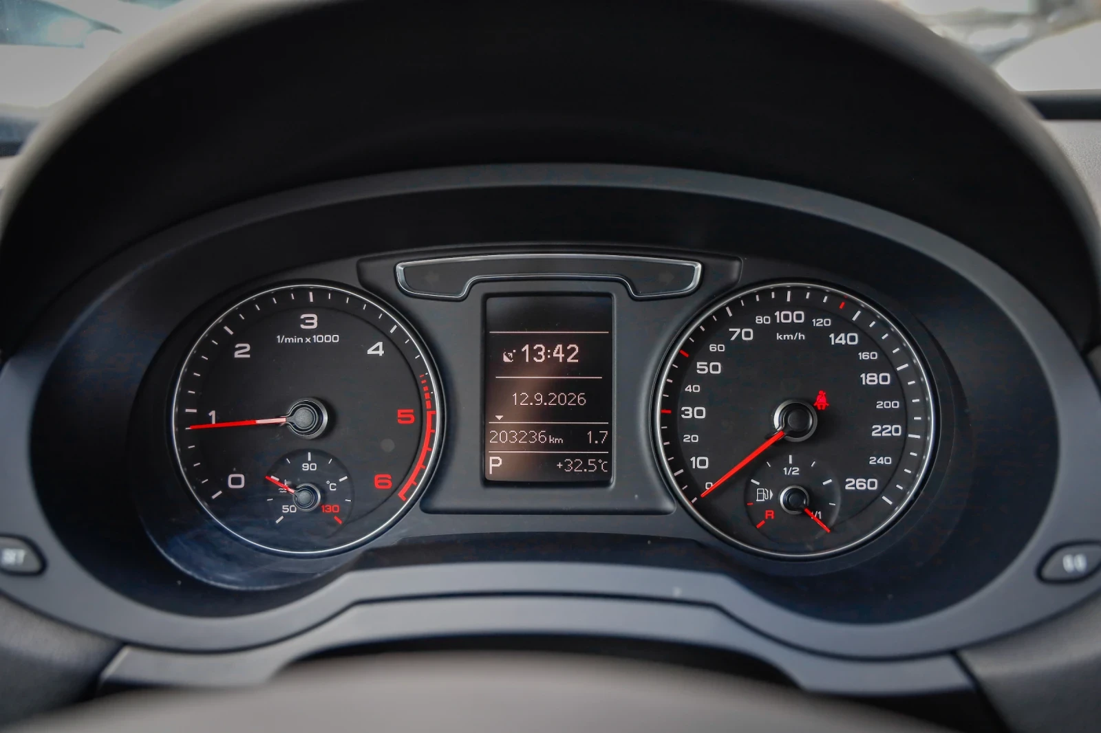 Audi Q3 2.0TDI AVTOMAT NAVI , снимка 14 - Автомобили и джипове - 56071280