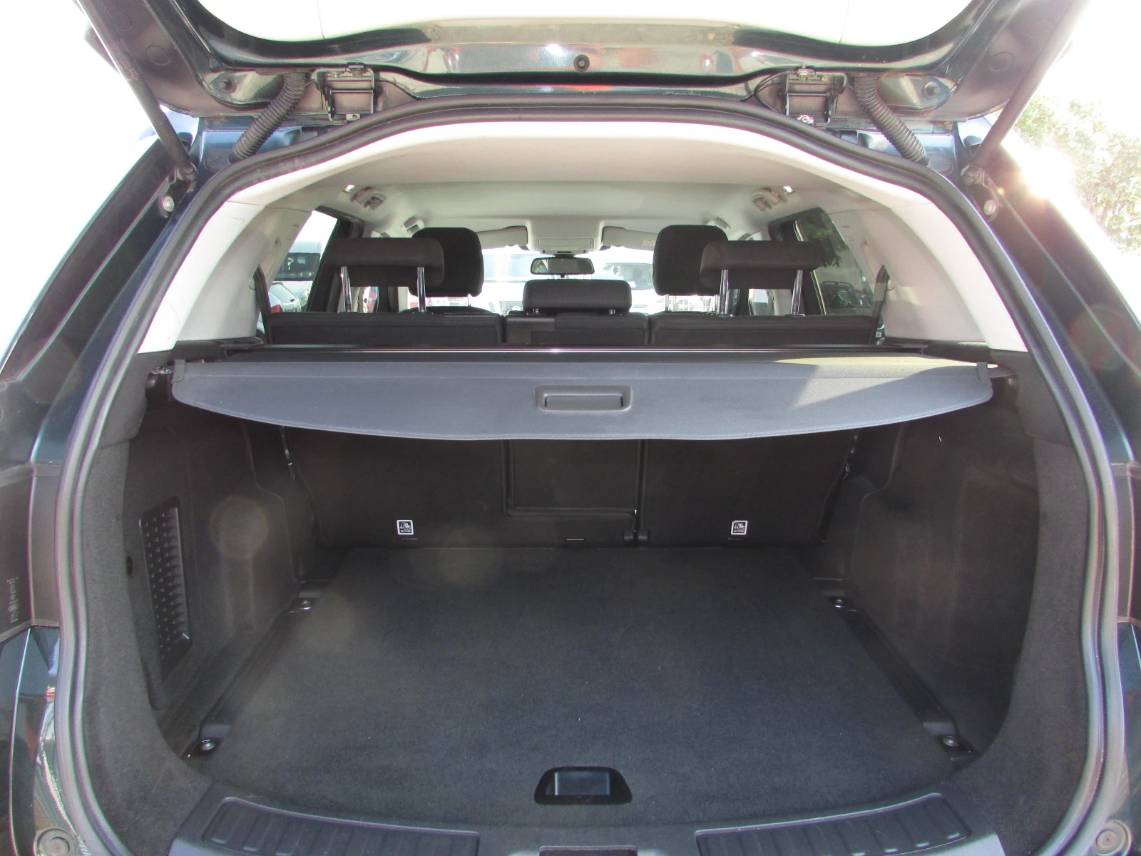Land Rover Discovery Sport 2.0D EURO6B, снимка 15 - Автомобили и джипове - 56074529