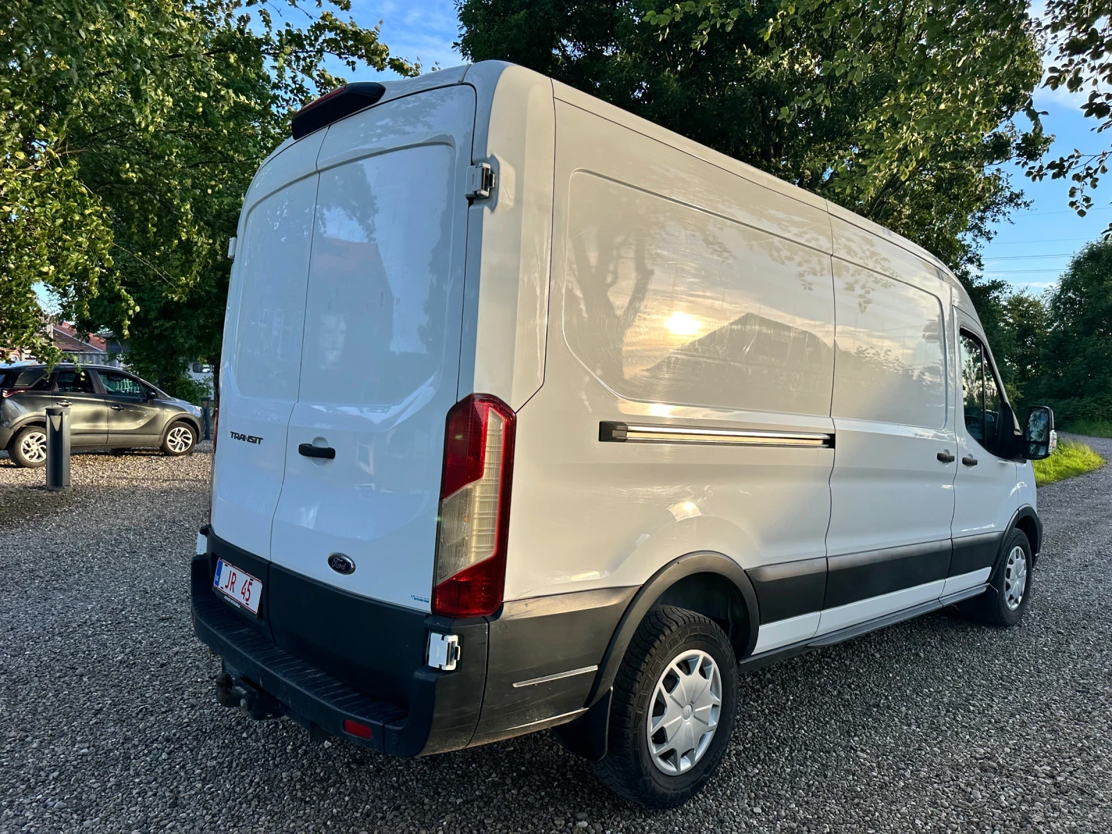 Ford Transit 2.0TDCI  130HK L3H2 - изображение 3