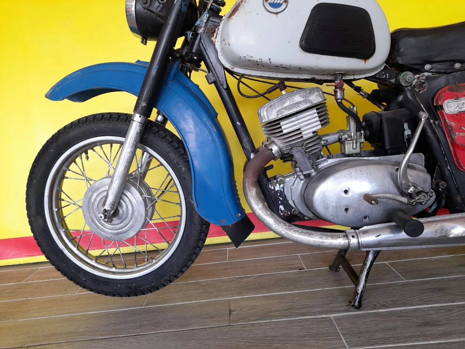   3 1973 | Mobile.bg   15