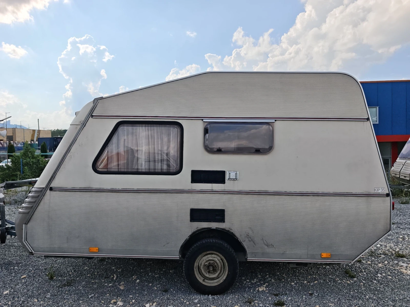 Каравана KIP Kip Deluxe, снимка 4 - Каравани и кемпери - 55367132