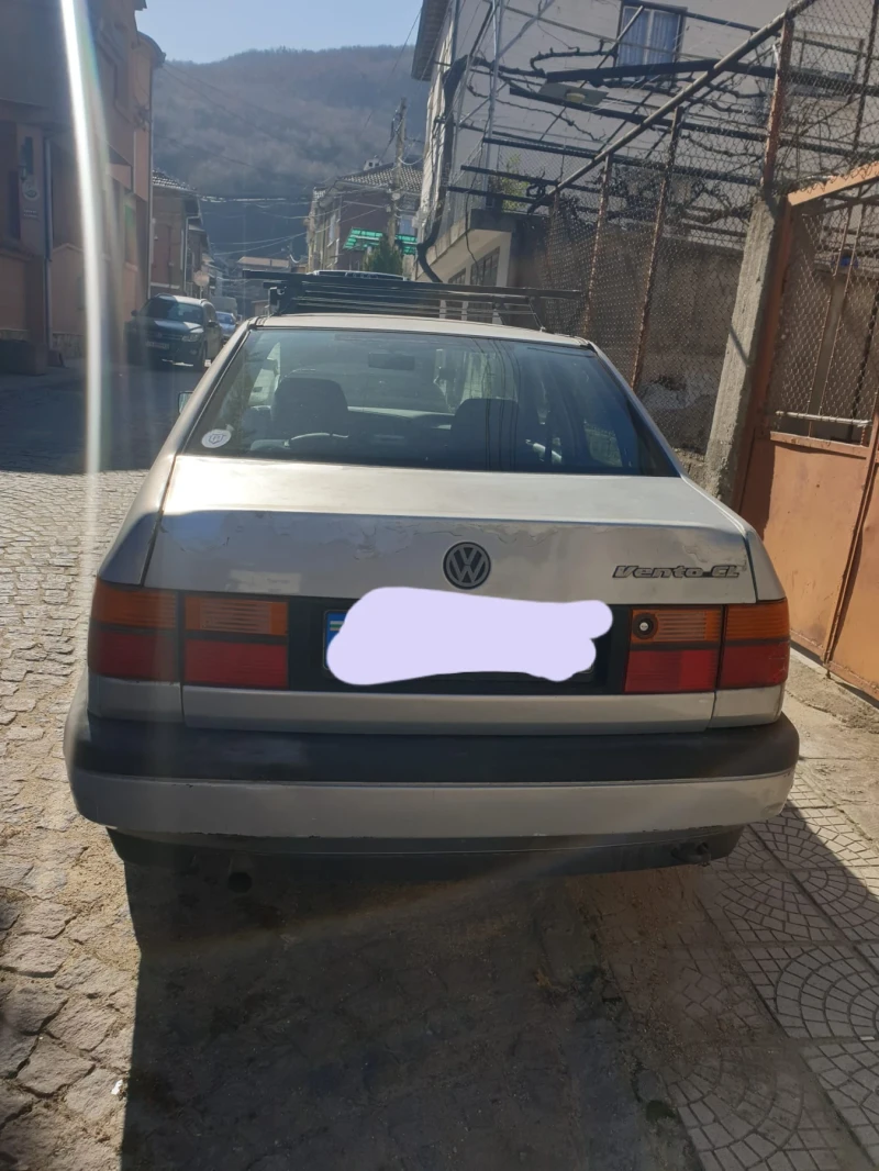 VW Vento, снимка 5 - Автомобили и джипове - 49075890