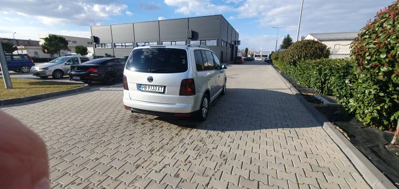 VW Touran, снимка 8 - Автомобили и джипове - 52596735