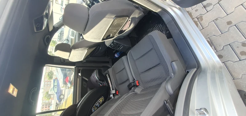 VW Touran, снимка 6 - Автомобили и джипове - 52596735