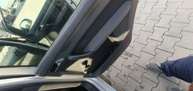 VW Touran, снимка 4 - Автомобили и джипове - 52596735