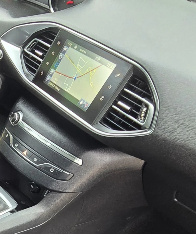 Peugeot 308 1.6Blue HDI* 115к.с.* 6 скорости , снимка 9 - Автомобили и джипове - 52092122