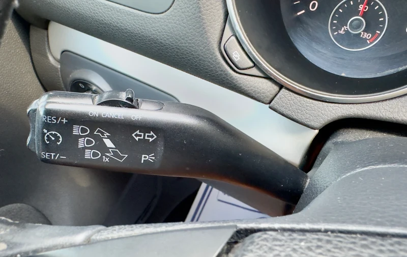 VW Golf, снимка 4 - Автомобили и джипове - 52140888