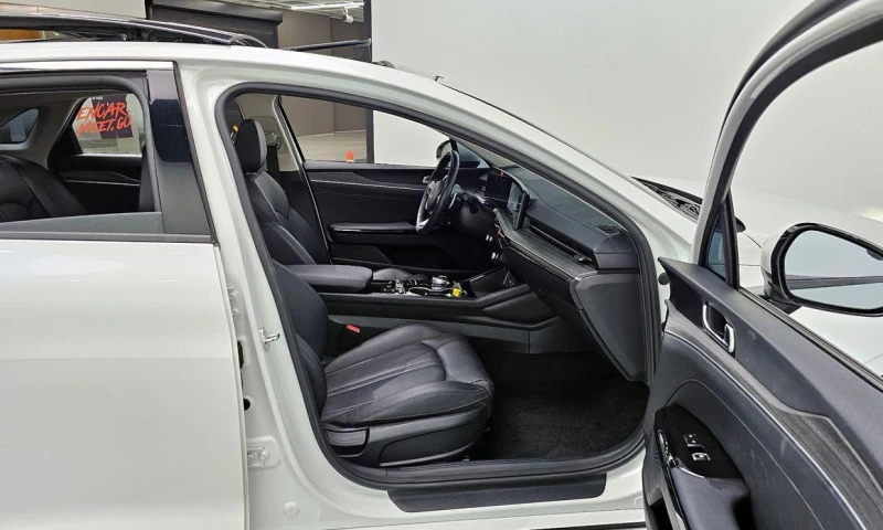 Kia K5 2.0 Noblesse * НАЙ-ДОБРА ЦЕНА В БЪЛГАРИЯ* , снимка 11 - Автомобили и джипове - 52357655