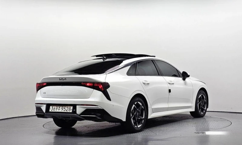 Kia K5 2.0 Noblesse * НАЙ-ДОБРА ЦЕНА В БЪЛГАРИЯ* , снимка 2 - Автомобили и джипове - 52357655