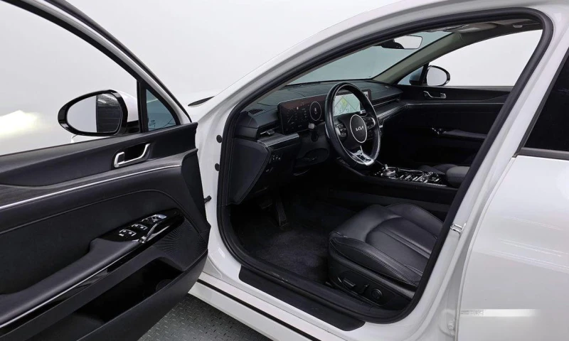 Kia K5 2.0 Noblesse * НАЙ-ДОБРА ЦЕНА В БЪЛГАРИЯ* , снимка 10 - Автомобили и джипове - 52357655