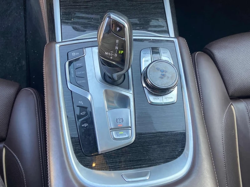 BMW 750 2016 750i xDrive * БЕЗ ПЪРВОНАЧАЛНА ВНОСКА, снимка 16 - Автомобили и джипове - 53079299