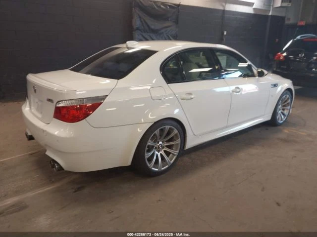BMW M5 V10* HuD* Шибидах* PDC* Клип на мотора - изображение 4