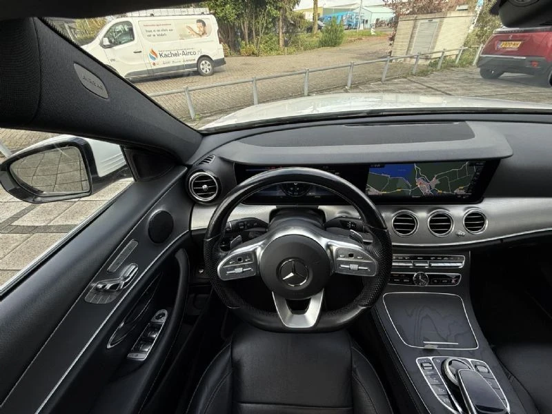 Mercedes-Benz E 200 AMG, снимка 5 - Автомобили и джипове - 53143933