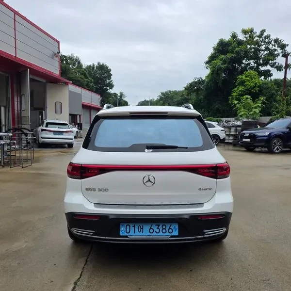 Mercedes-Benz EQB Eqb300 4Matic Electric Arts, снимка 3 - Автомобили и джипове - 56226848