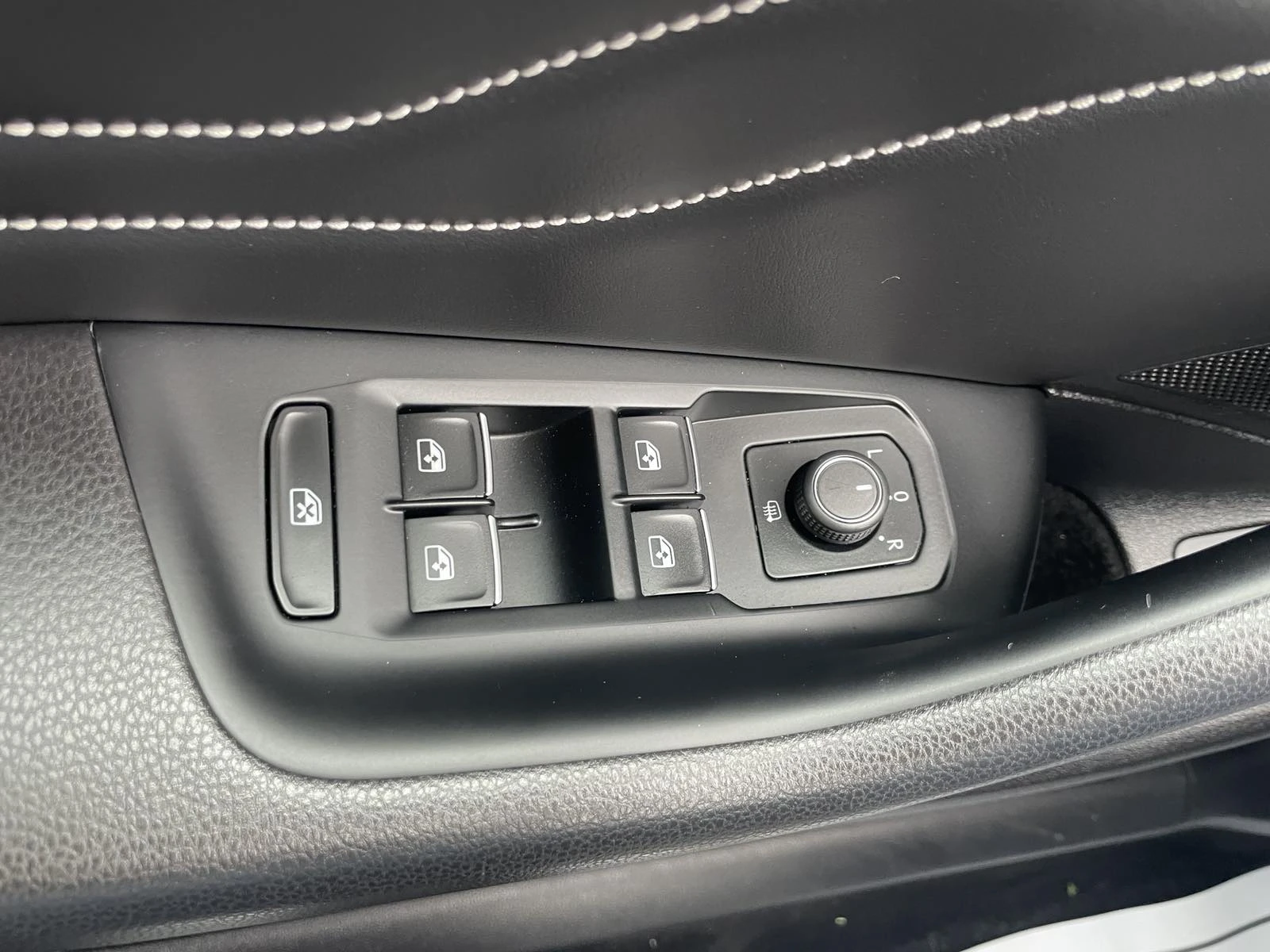 VW Passat VIII Elegance 1.5 TSI 150hp DSG | Mobile.bg � ����������� 13