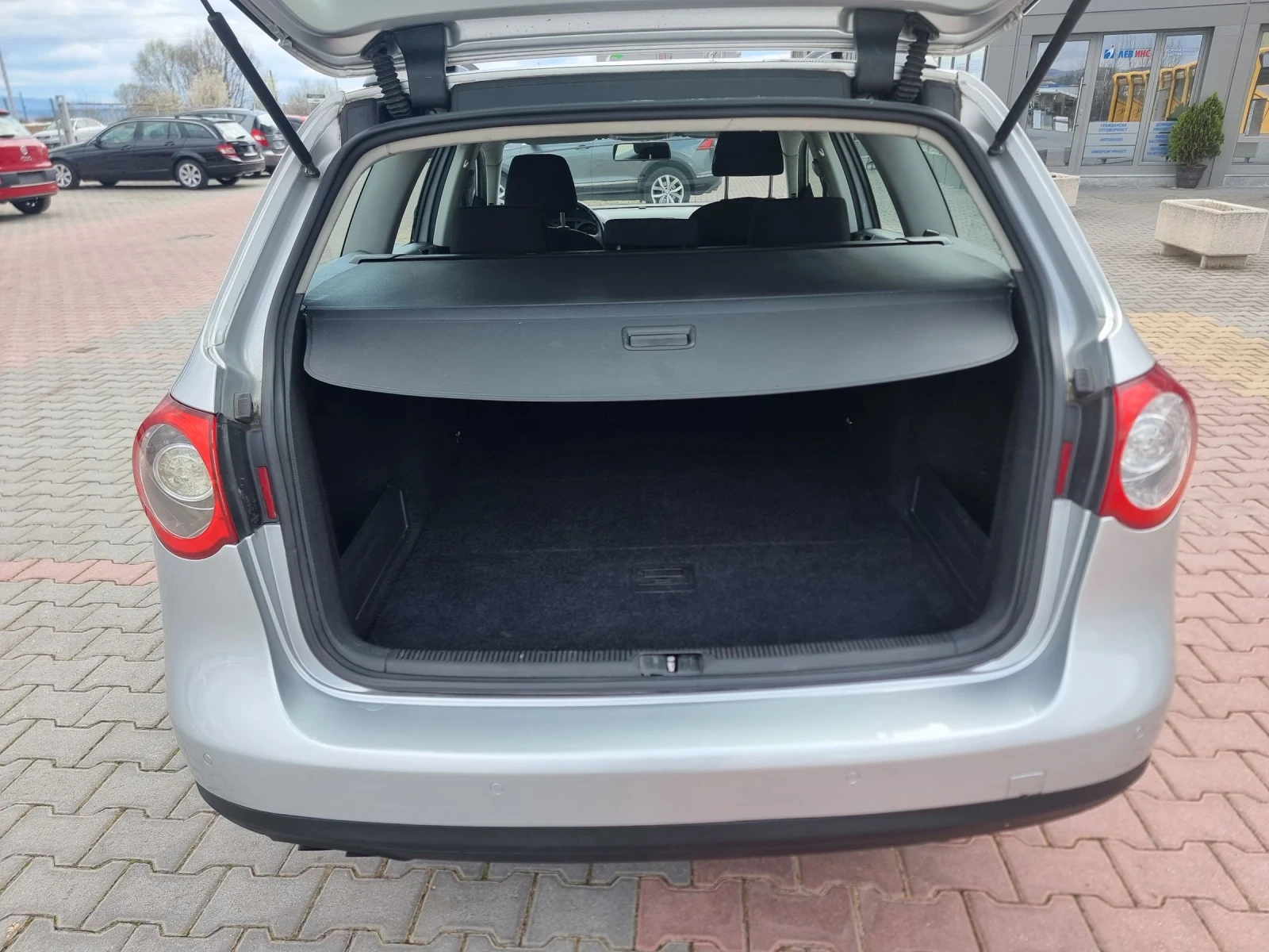 VW Passat 2.0 TDI , снимка 14 - Автомобили и джипове - 53946478