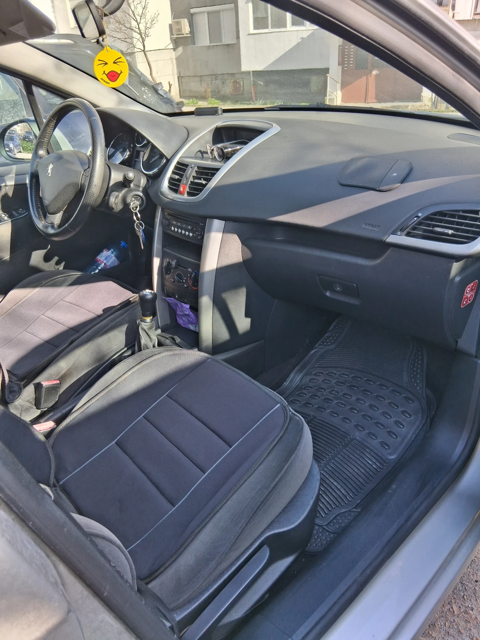 Peugeot 207 1.4, снимка 2 - Автомобили и джипове - 54081969