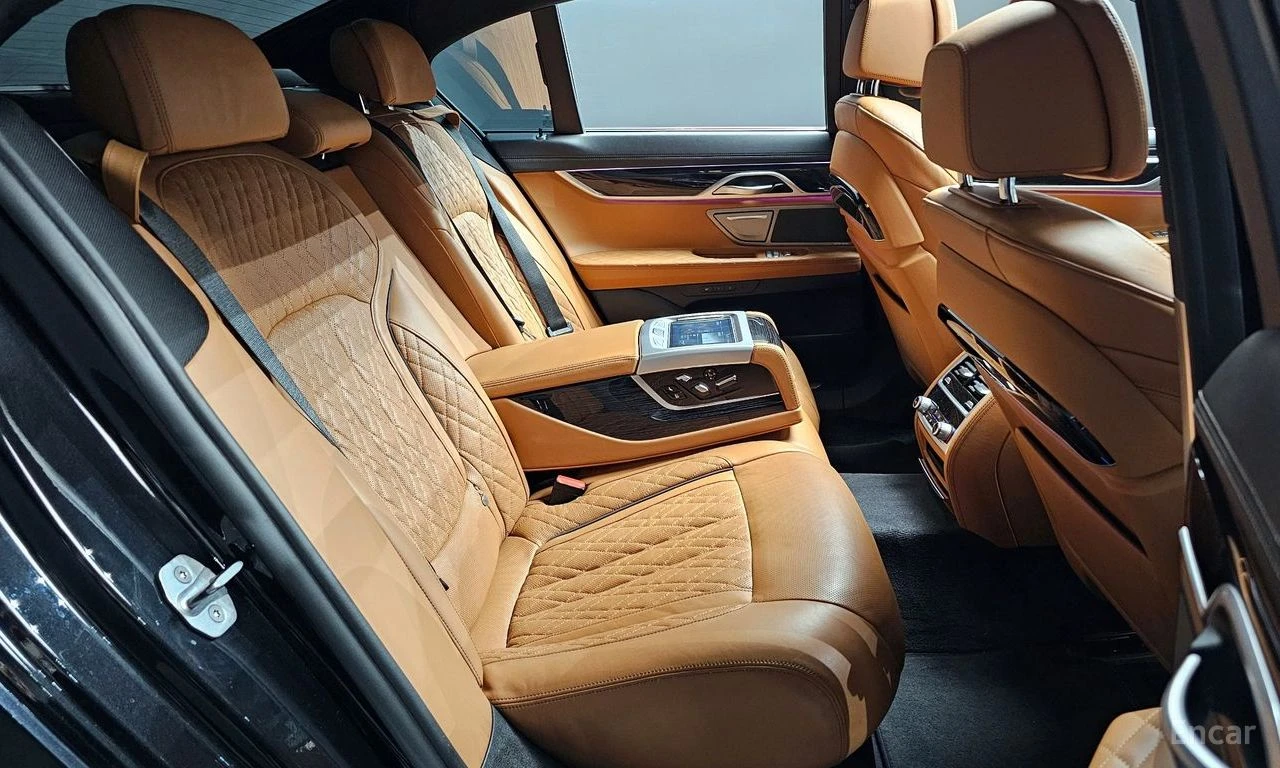 BMW 740 M* SPORT* XDRIVE* HARMON* KARDON* ОБДУХВАНЕ* МАСАЖ, снимка 14 - Автомобили и джипове - 54415413