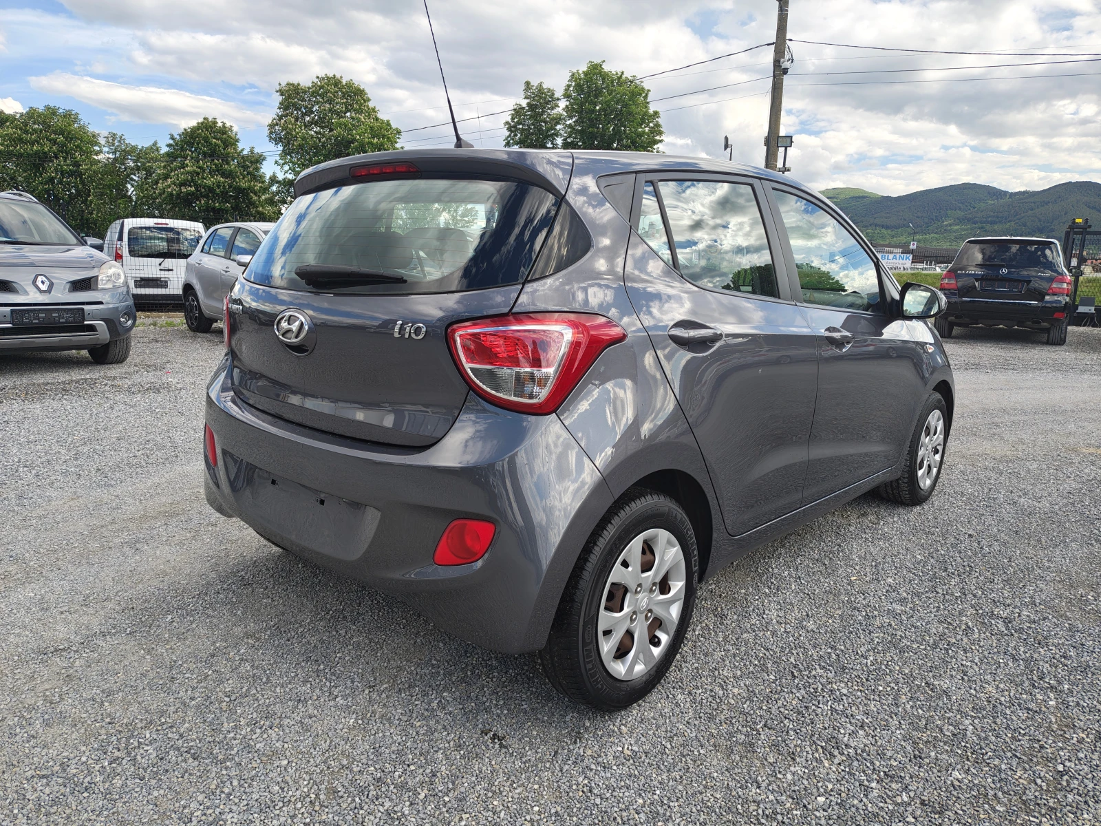 Hyundai I10 1.0 I, снимка 5 - Автомобили и джипове - 54567033