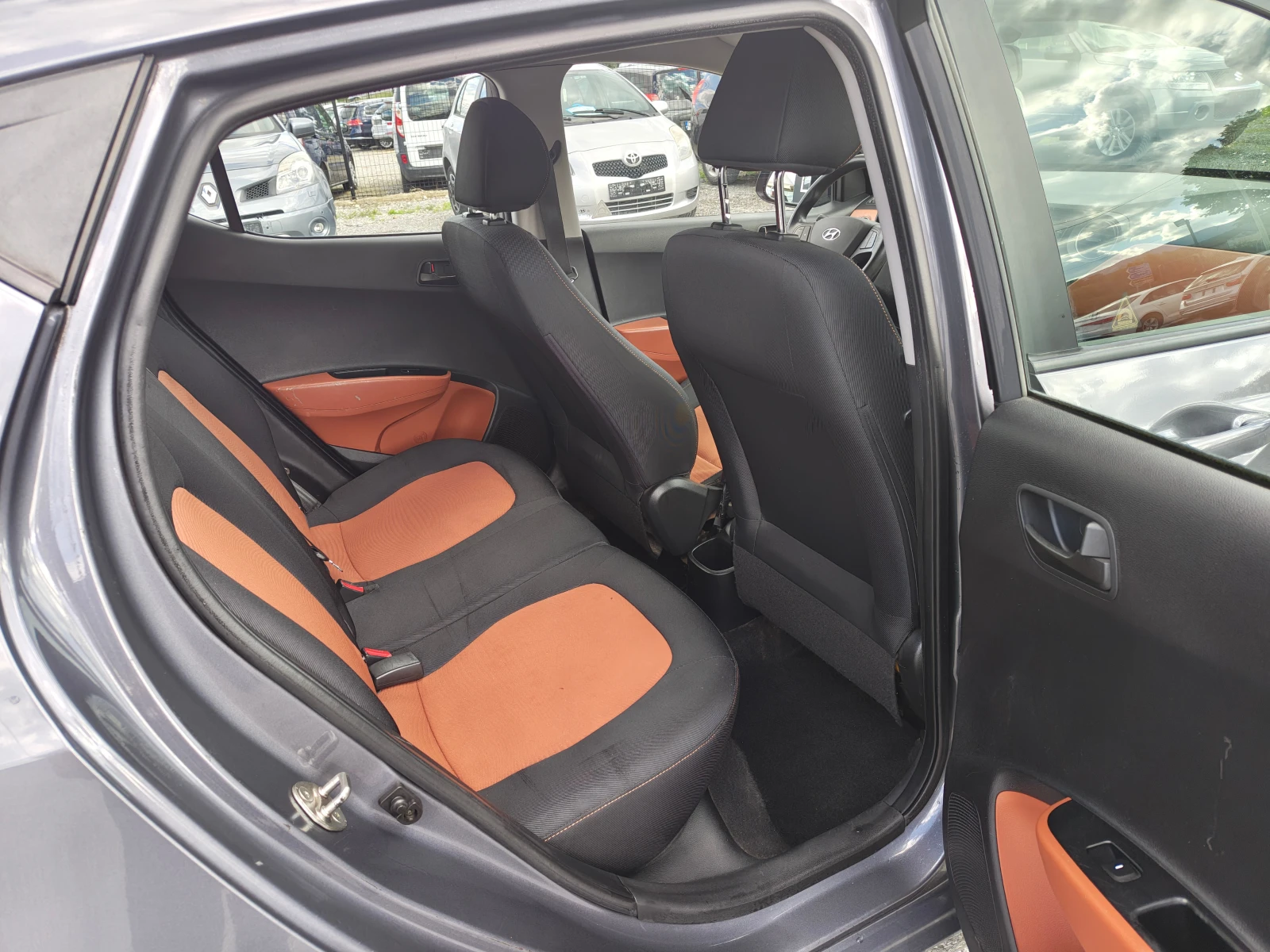 Hyundai I10 1.0 I, снимка 12 - Автомобили и джипове - 54567033