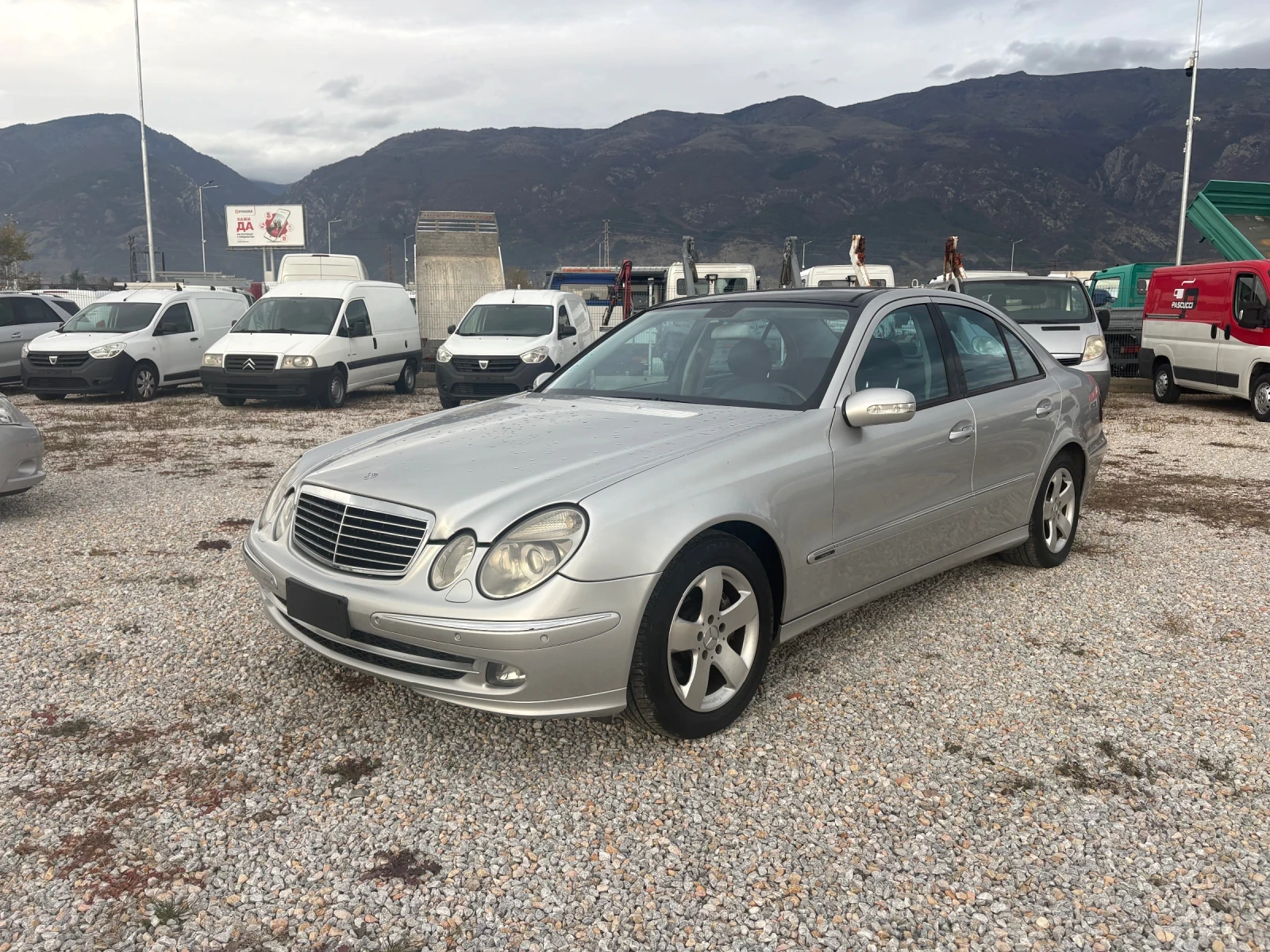Mercedes-Benz E 320 E 320 CDI, снимка 2 - Автомобили и джипове - 54585953