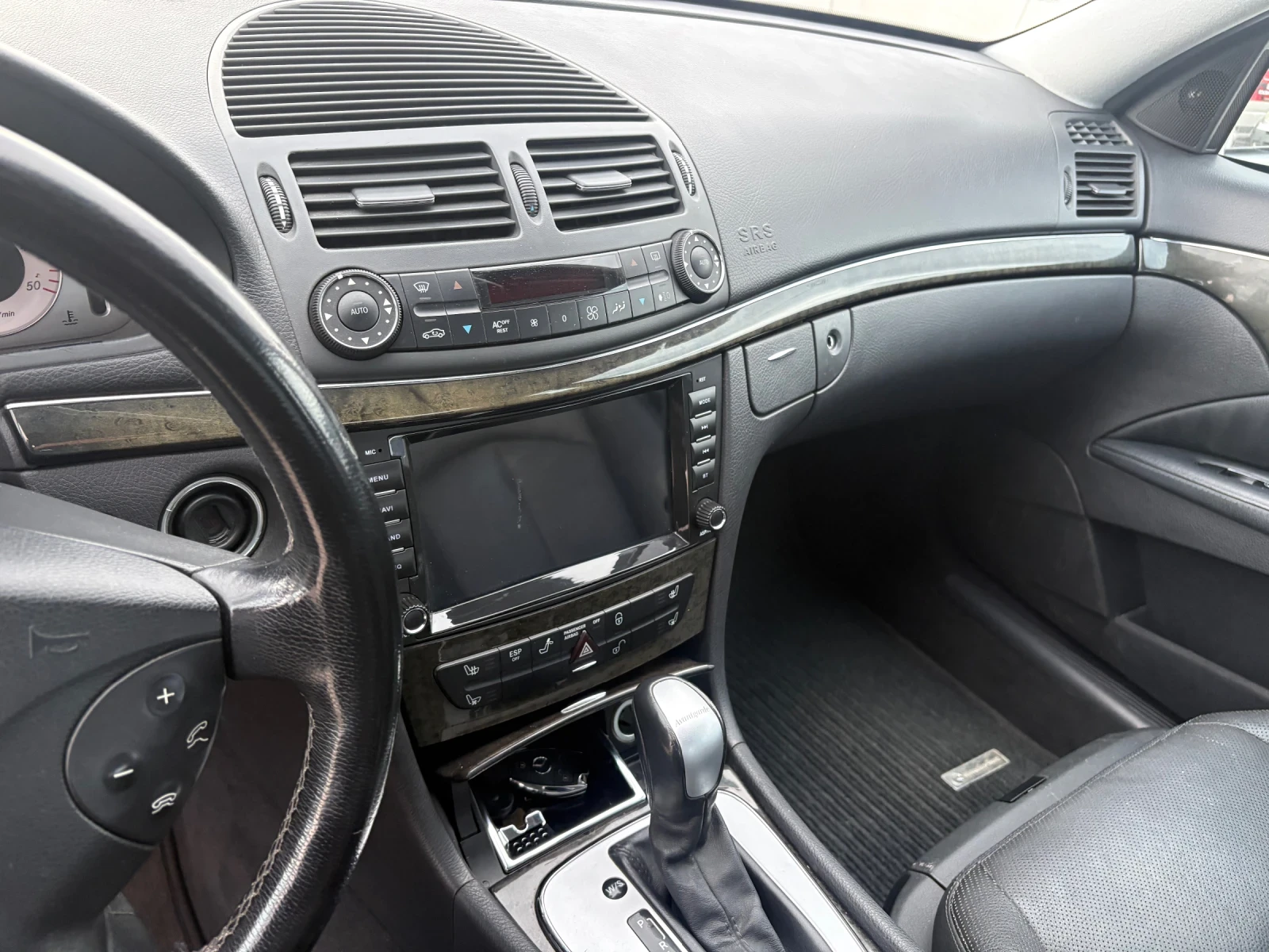 Mercedes-Benz E 320 E 320 CDI, снимка 9 - Автомобили и джипове - 54585953