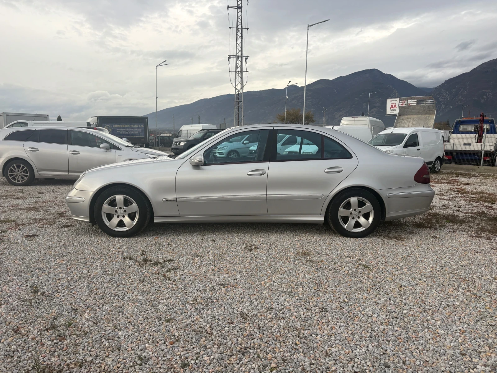 Mercedes-Benz E 320 E 320 CDI, снимка 3 - Автомобили и джипове - 54585953