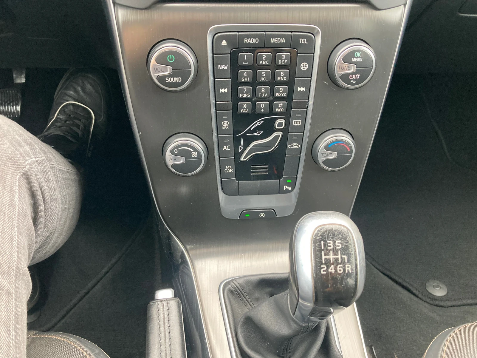 Volvo V40 Cross Country 2.0 D 150ks Klima 200000 km Original Evro 5B, снимка 13 - Автомобили и джипове - 54644507