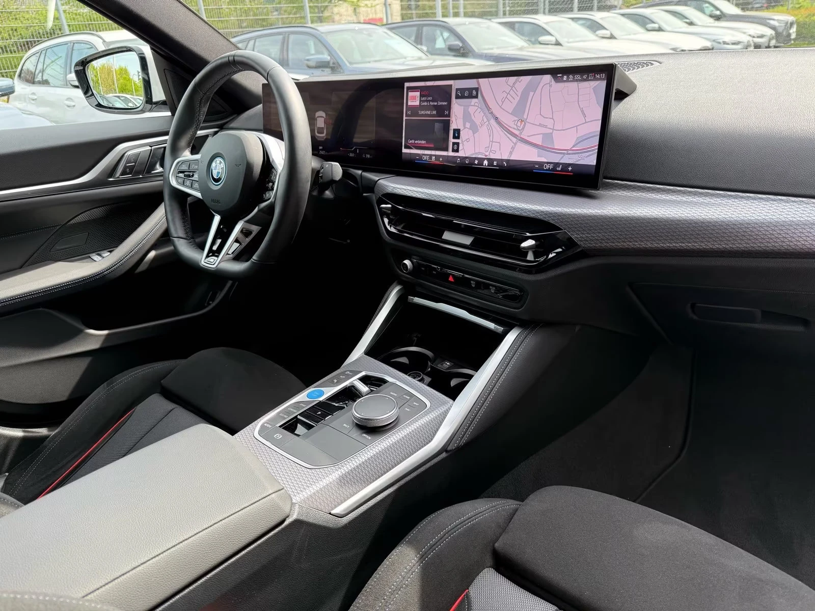 BMW i4 40/xDRIVE/401HP/SPORT/HI-FI/HUD/ACC/360/BLACK/533z, снимка 10 - Автомобили и джипове - 55143913