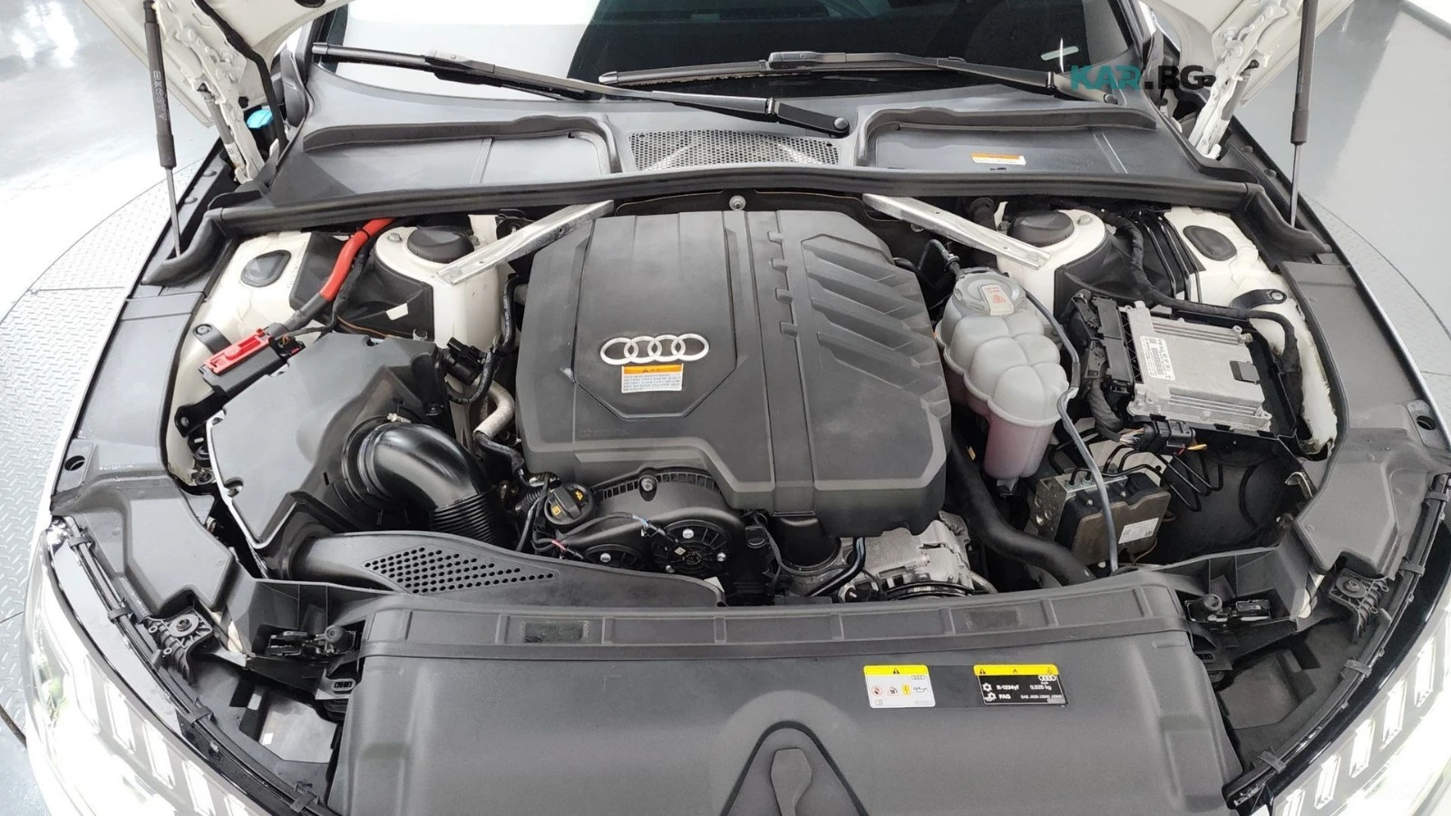 Audi A4 40 TFSI* DISTRONIC* ХЕДЪП* ПОДГРЕВ* ОБДУХВАНЕ* , снимка 16 - Автомобили и джипове - 55708627