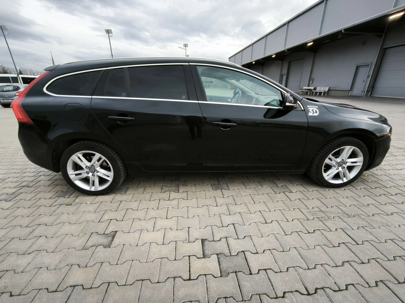 Volvo V60 2.4 summum , снимка 5 - Автомобили и джипове - 56066027