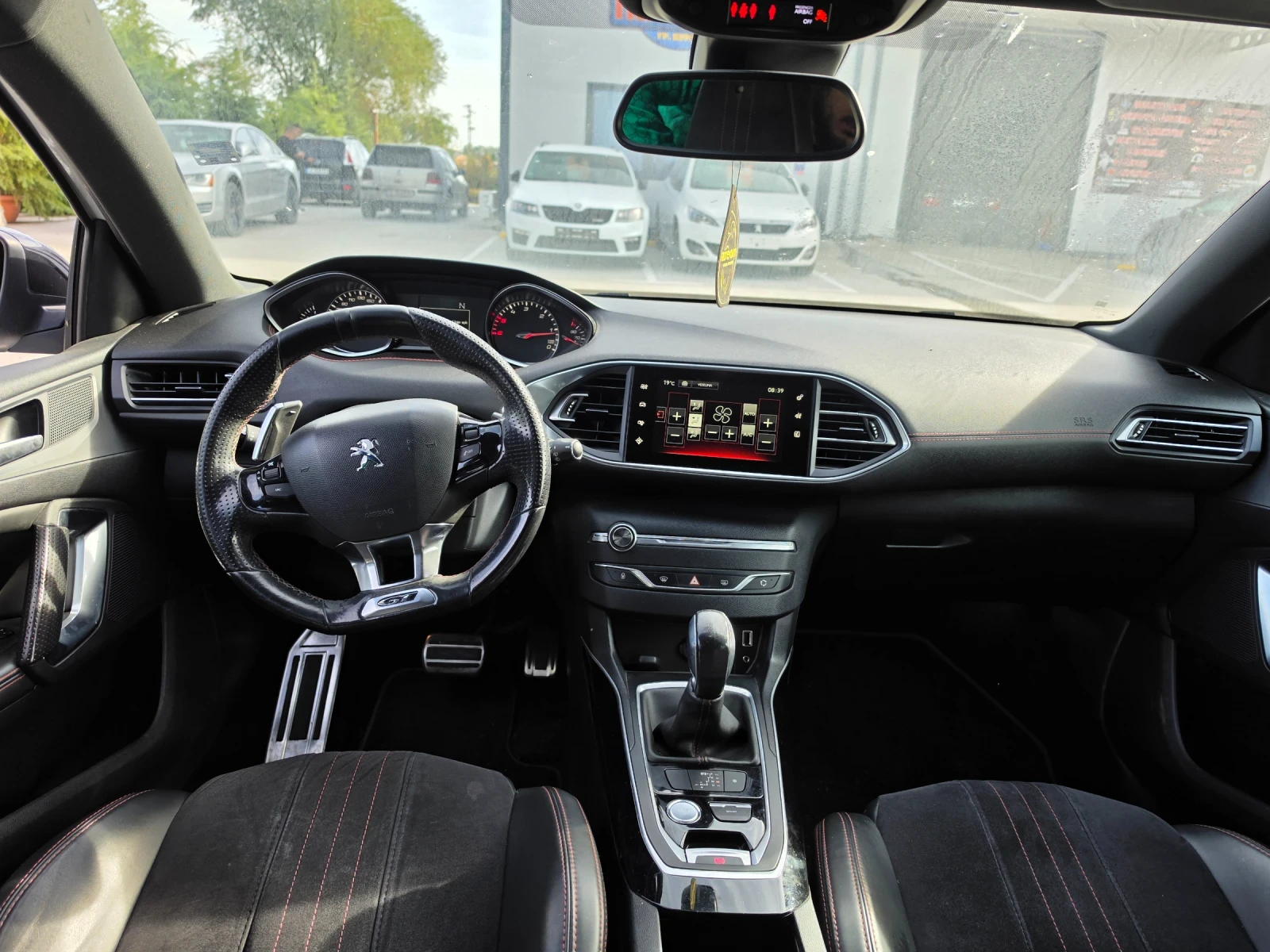 Peugeot 308 SW 2.0BLUEHDI 180HP * AUTO * LED * ЛИЗИНГ * NAV * , снимка 8 - Автомобили и джипове - 56143975