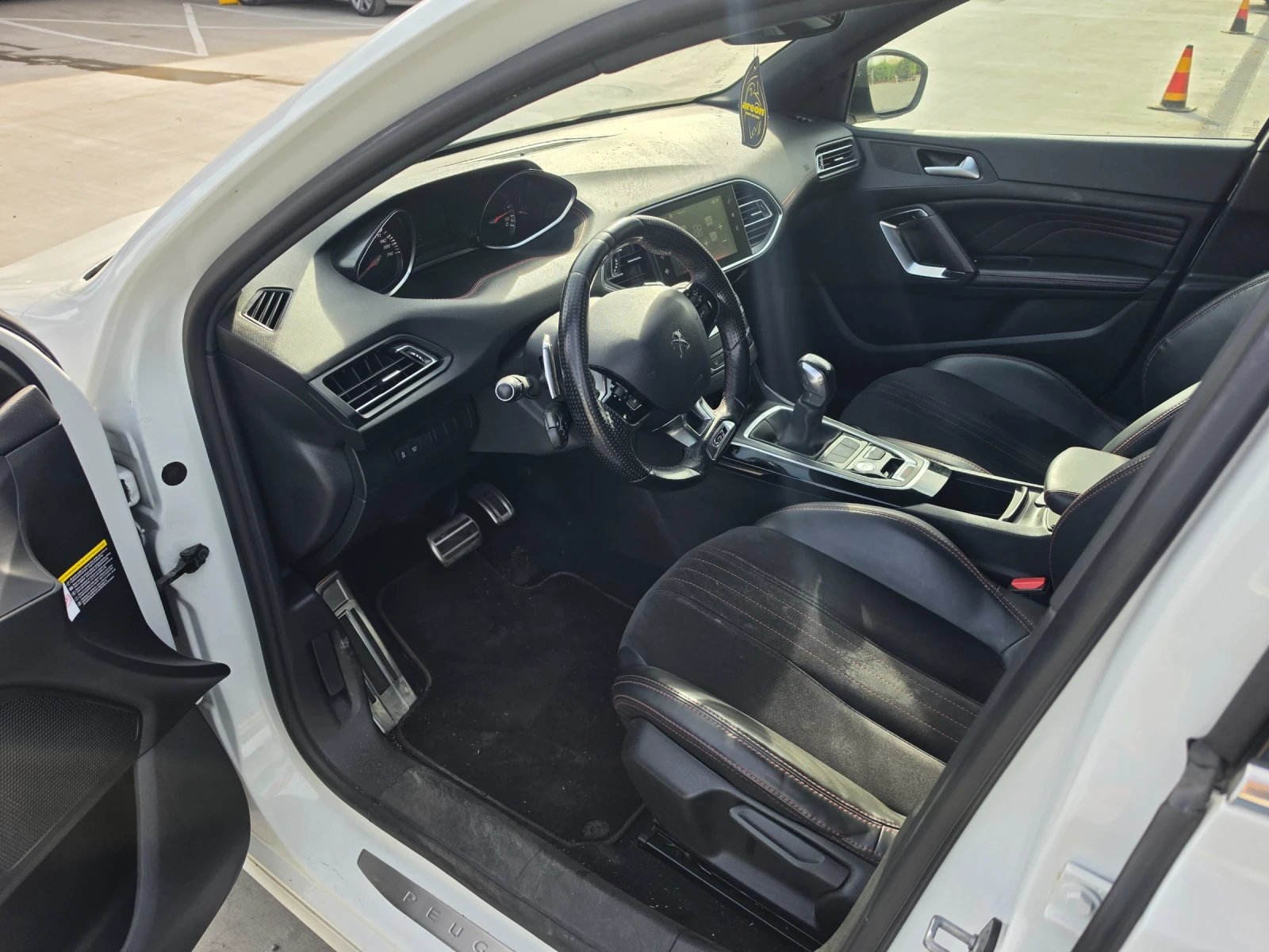 Peugeot 308 SW 2.0BLUEHDI 180HP * AUTO * LED * ЛИЗИНГ * NAV * , снимка 10 - Автомобили и джипове - 56143975
