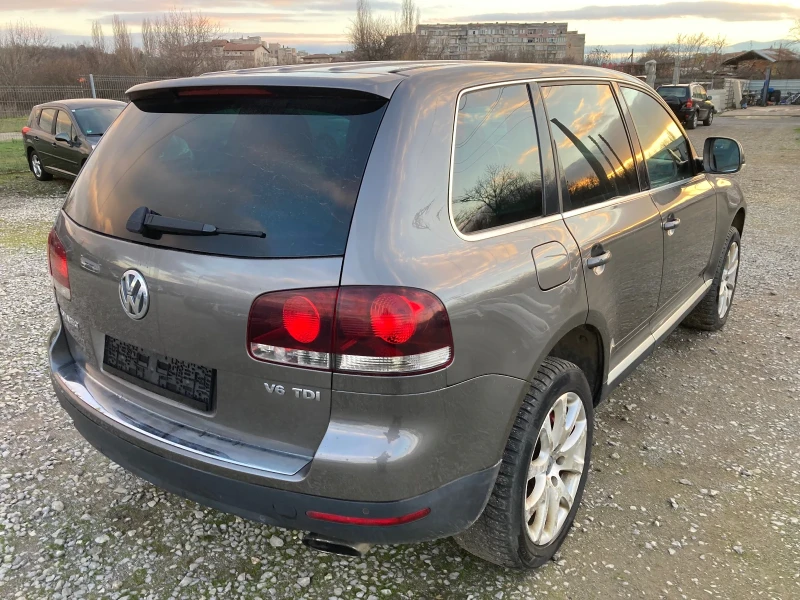 VW Touareg 3.0 TDI, снимка 4 - Автомобили и джипове - 53005607