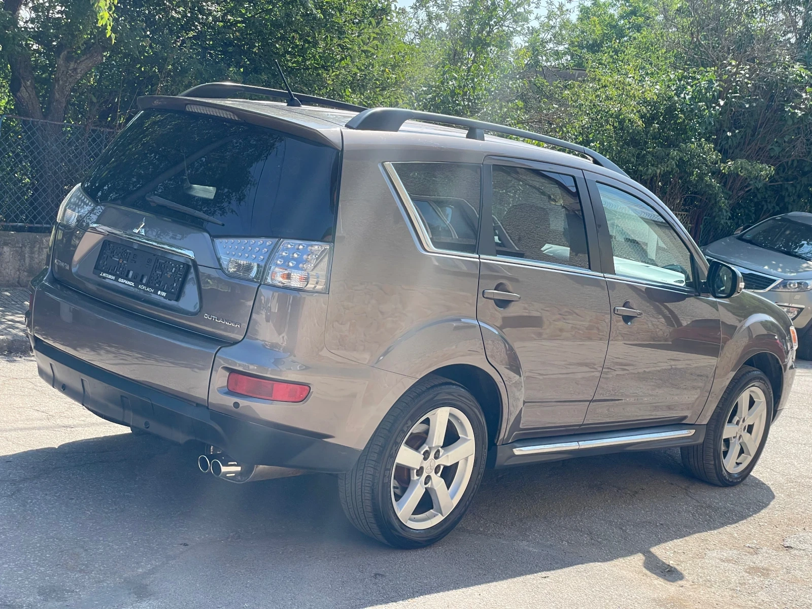 Mitsubishi Outlander 2.2DI-D* intense+ * 4X4*  - изображение 5