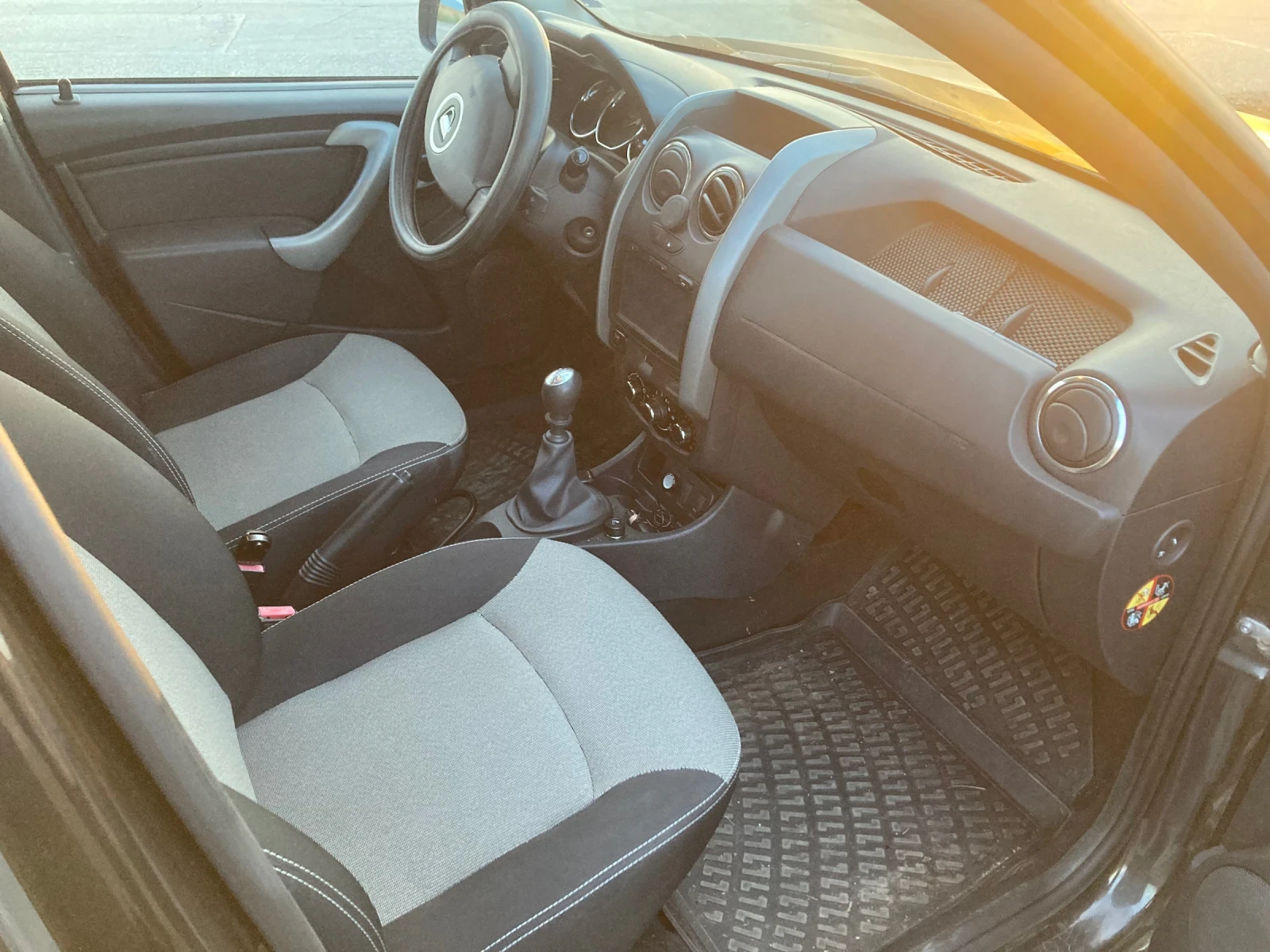 Dacia Duster 1.2 turbo   6 | Mobile.bg   12