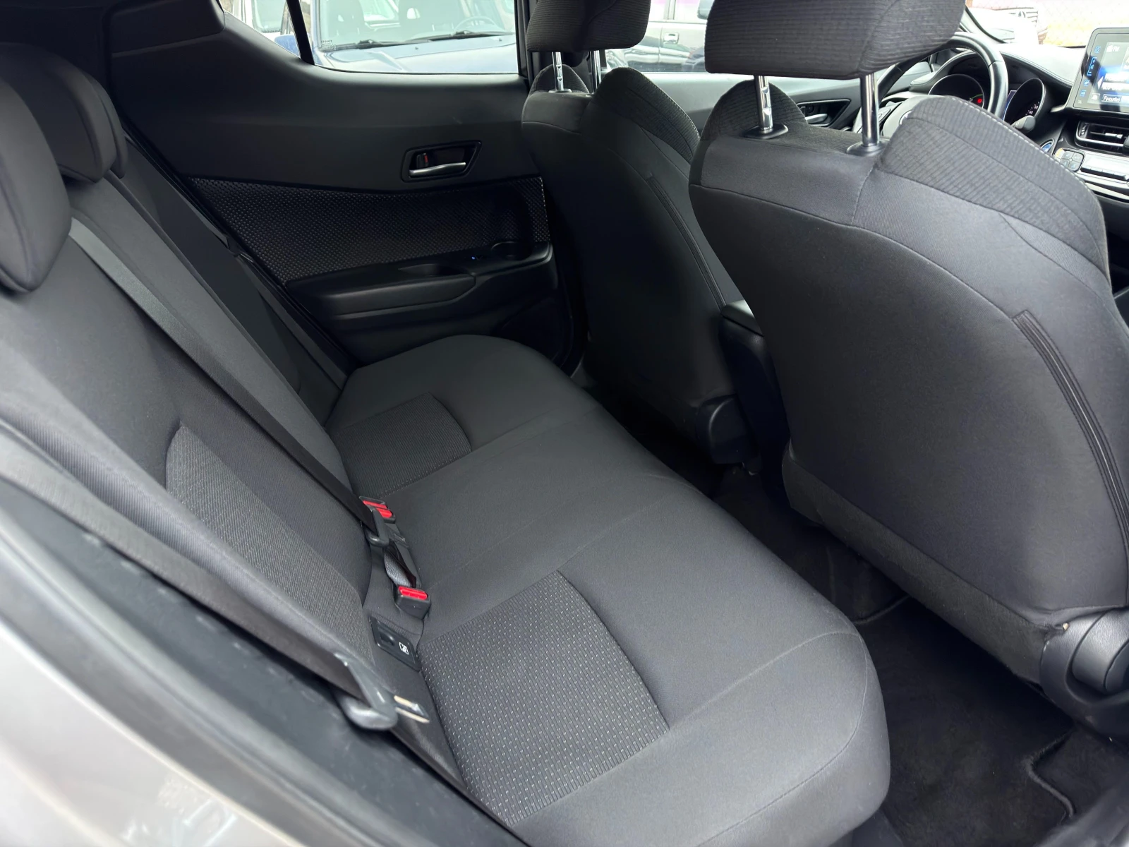 Toyota C-HR 1.8 Hybrid 116 000km!!! - изображение 7