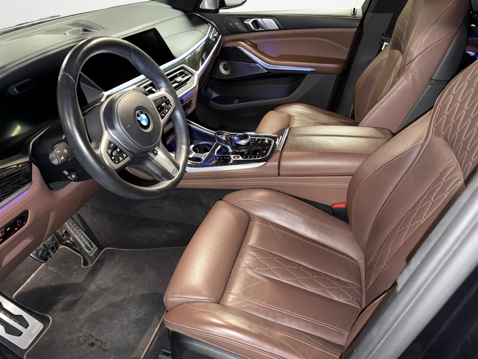 BMW X7 M50i - изображение 6