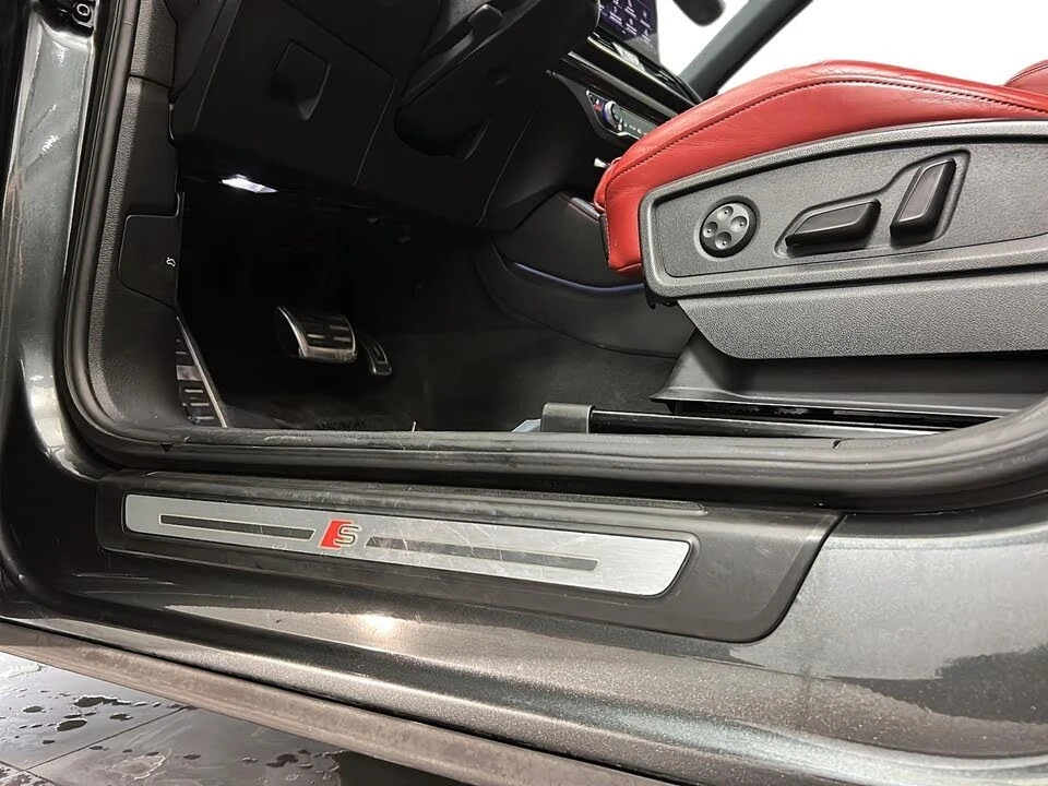 Audi SQ5 PREMIUM* B&O* DISTRONIC* ПАНОРАМА* CARBON* KEYLESS, снимка 14 - Автомобили и джипове - 53995964