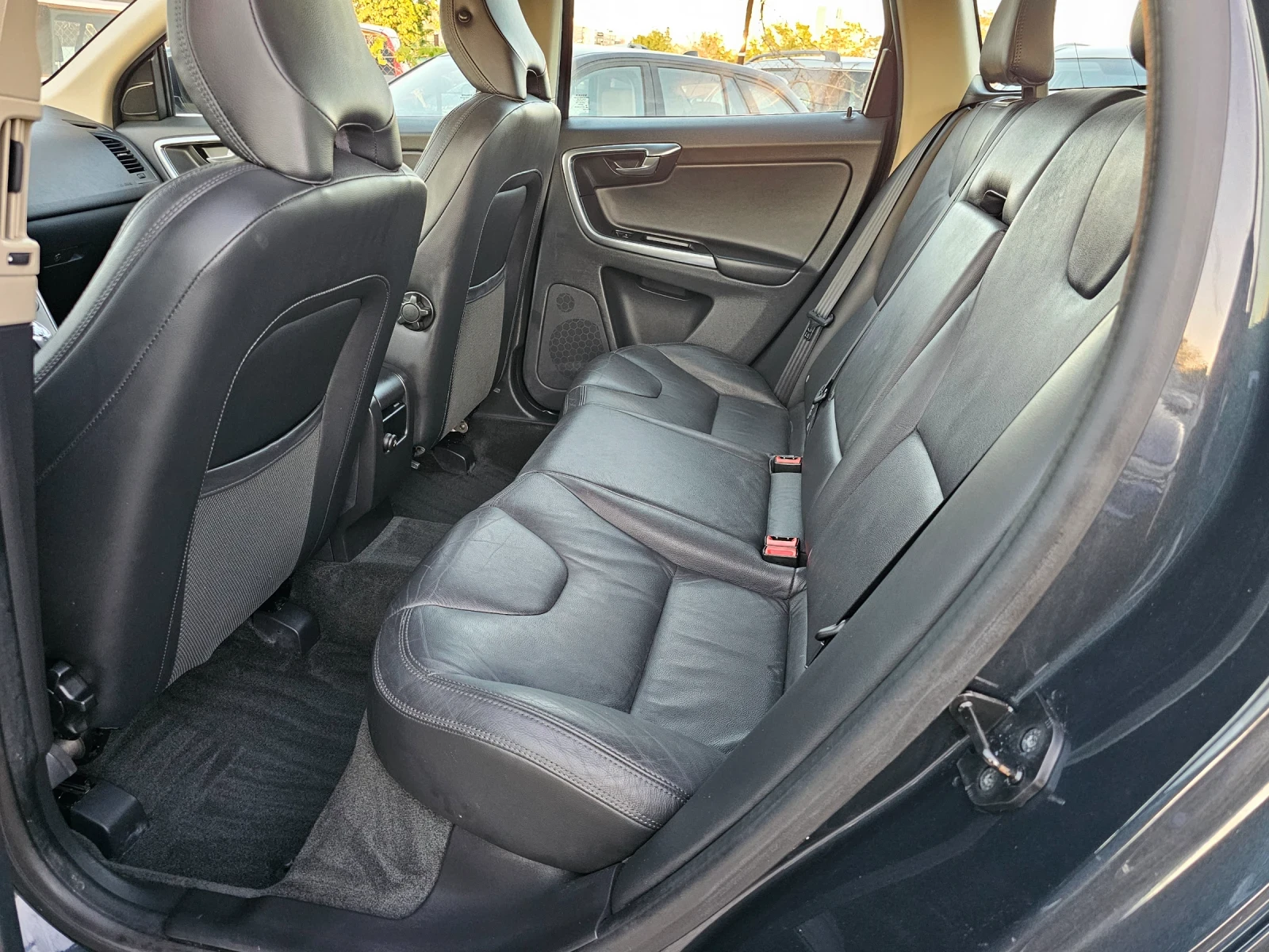 Volvo XC60 2.4D, 163�.�., 4�4  | Mobile.bg � ����������� 10