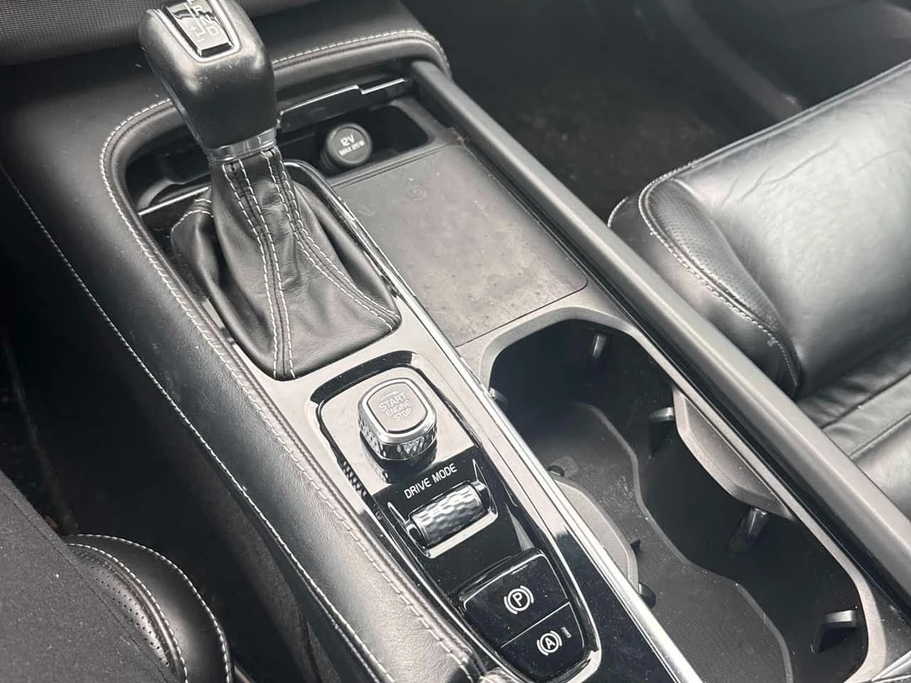 Volvo Xc90 | R Design | HARMAN KARDON | ПОДГРЕВ | ПАНОРАМА | , снимка 13 - Автомобили и джипове - 54995676