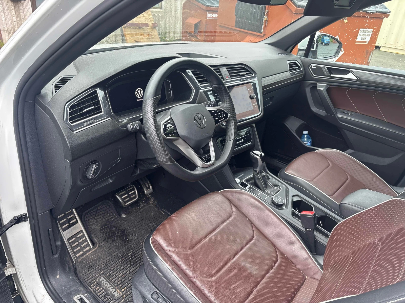 VW Tiguan * Highline R Line * АВТОКРЕДИТ БЕЗ ПЪРВОНАЧАЛНА* , снимка 5 - Автомобили и джипове - 56034267