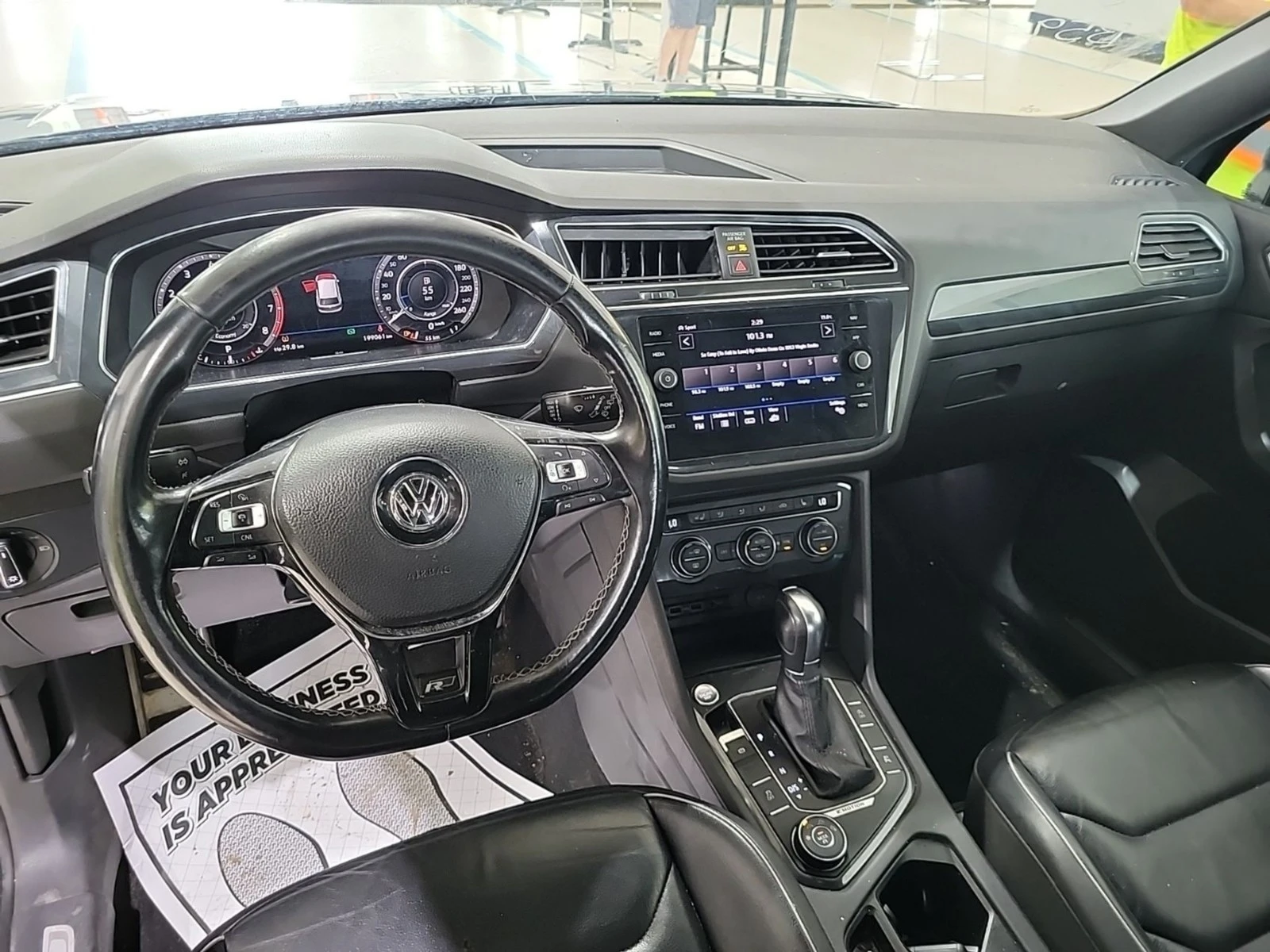 VW Tiguan HIGHLINE* Цена до България & АвтоКредит, снимка 9 - Автомобили и джипове - 56234286