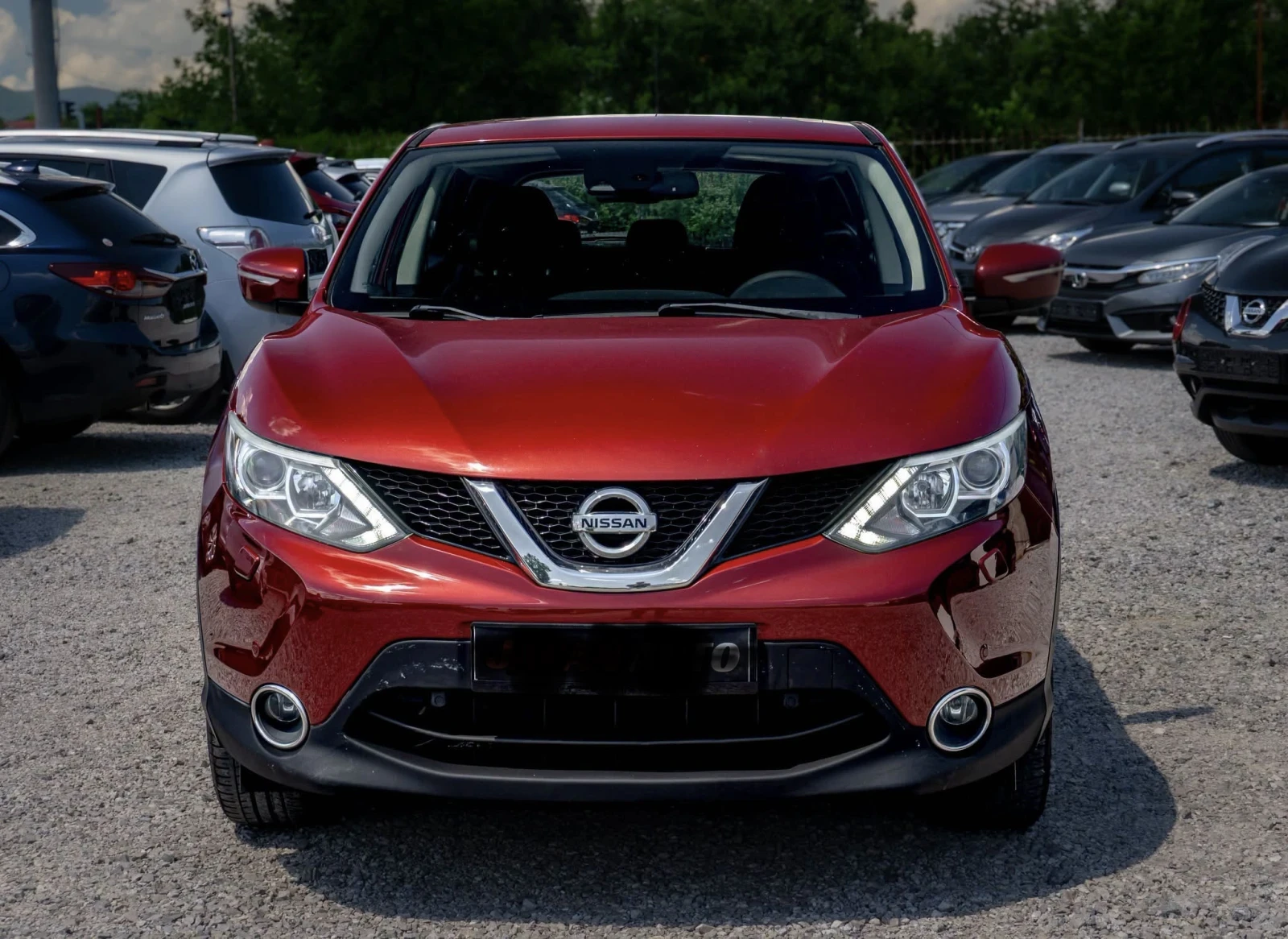 Nissan Qashqai 1.5 TDI, снимка 2 - Автомобили и джипове - 56749850