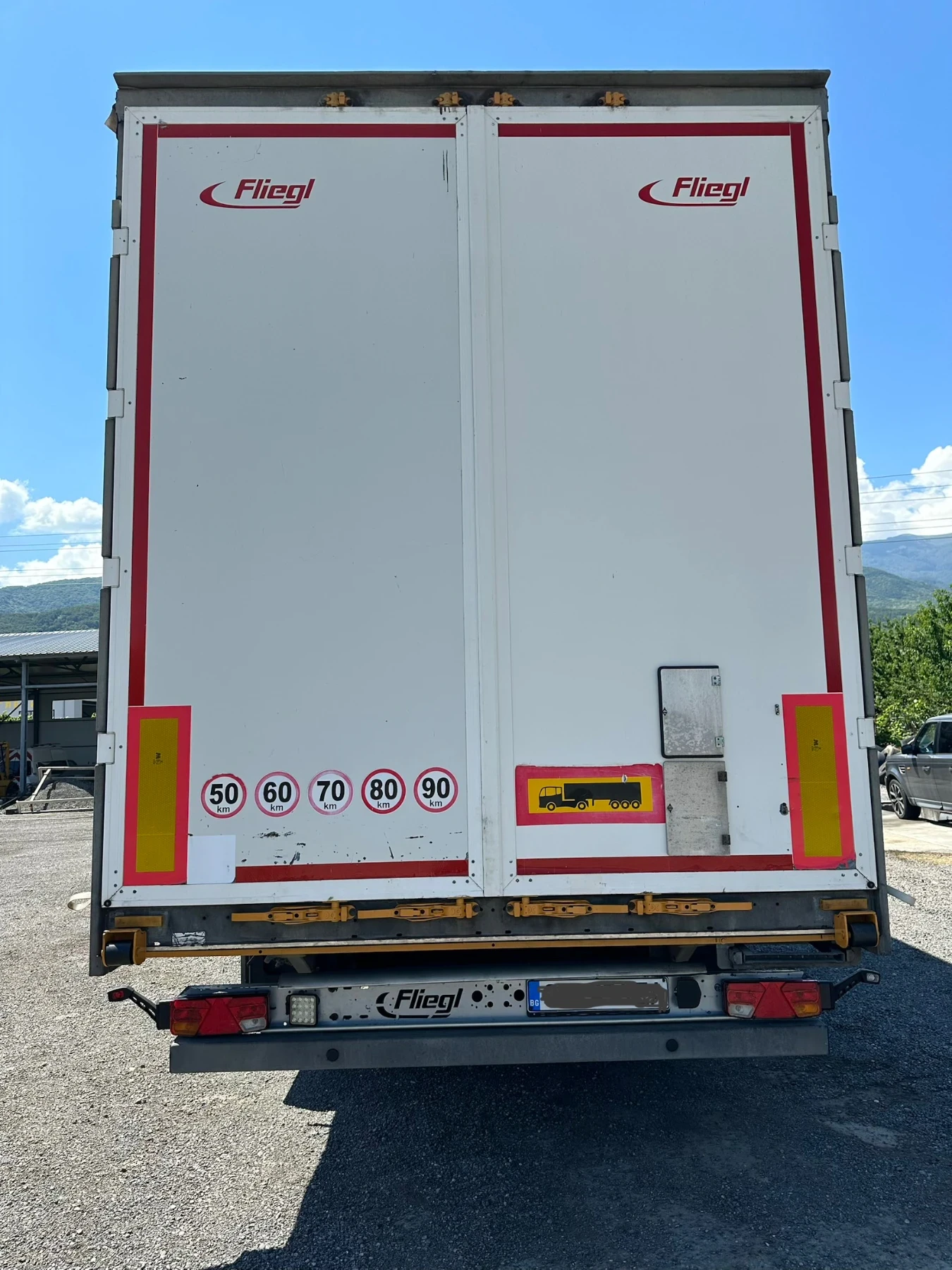 Полуремарке Fliegl Тара 6000кг! ОТЛИЧНО СЪСТОЯНИЕ ! , снимка 8 - Ремаркета - 54983071