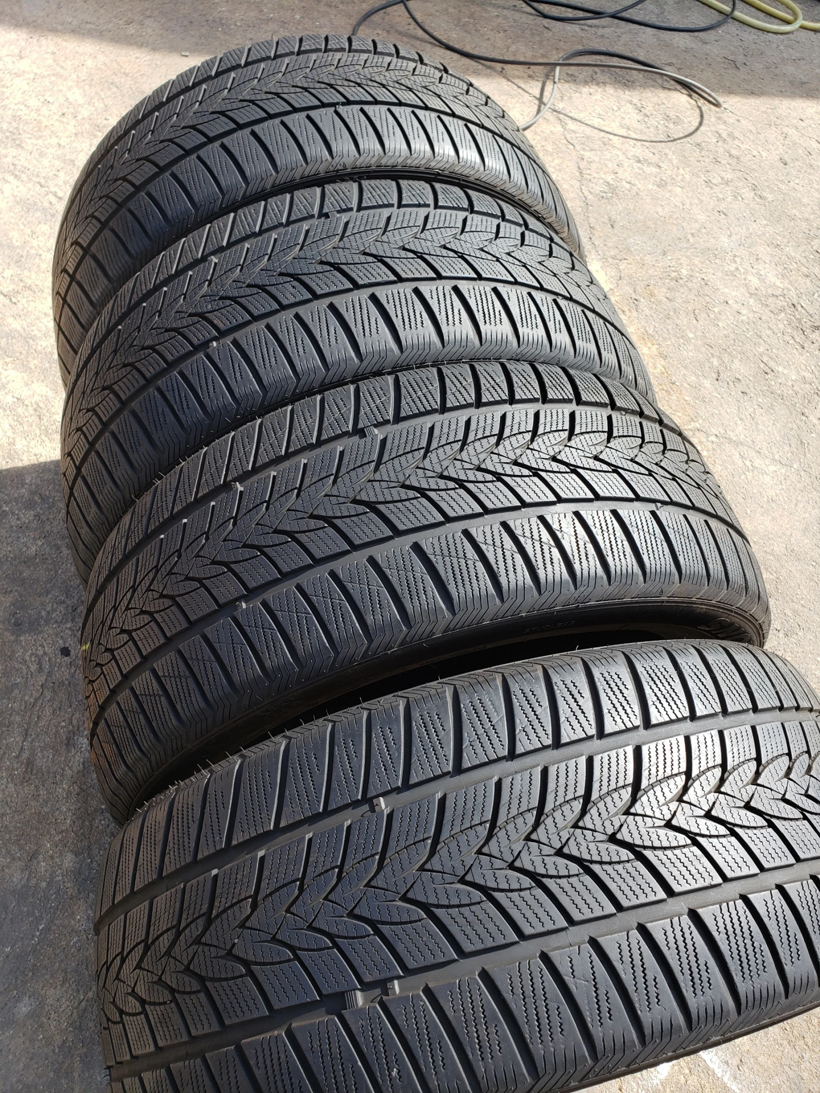 Гуми Зимни 265/45R20, снимка 4 - Гуми и джанти - 56148874