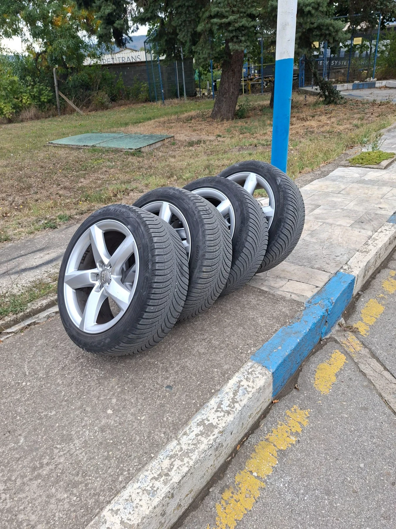 Гуми с джанти Goodyear 255/45R19