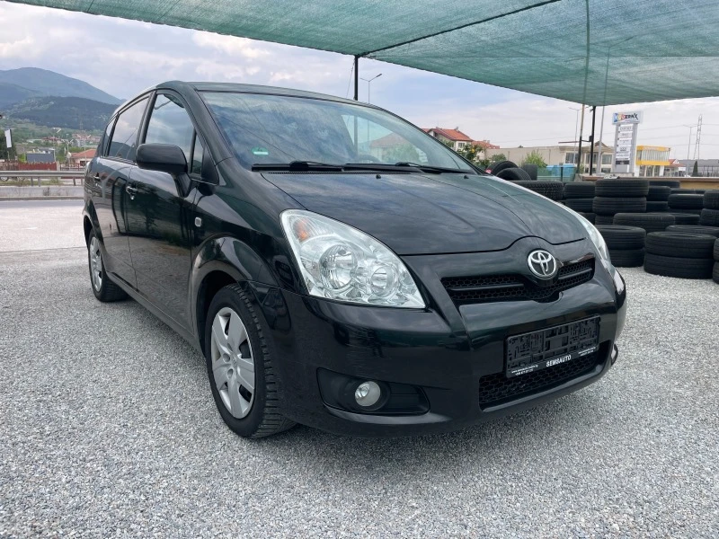 Toyota Corolla verso 2.2 D-4D, снимка 3 - Автомобили и джипове - 44911696