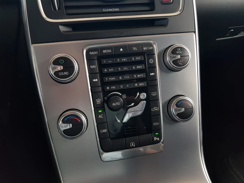 Volvo V60 D4 - 190 к.с. АВТОМАТИК EURO 6B ЛИЗИНГ, снимка 13 - Автомобили и джипове - 49769243