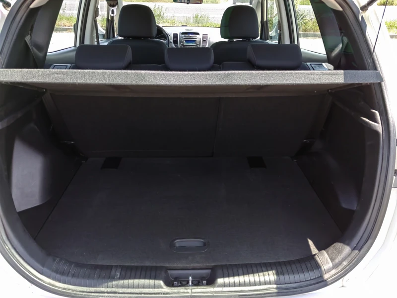 Hyundai Ix20 1.4 CRDi, снимка 12 - Автомобили и джипове - 50525501